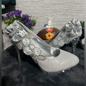 Kiss Silver Embellished Floral Satin High Heel Pumps